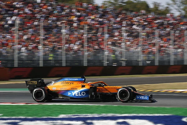 bat_selection. Daniel Ricciardo, McLaren MCL35M